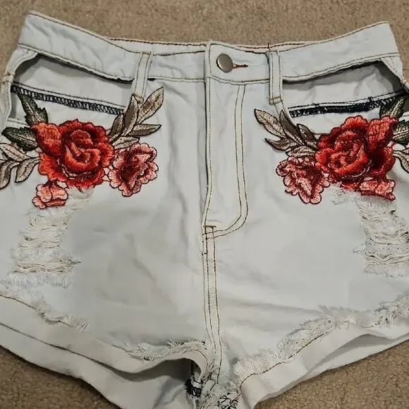 The Kript Embroidered Denim Shorts – Floral Cut-Out, Small - Picture 2 of 6